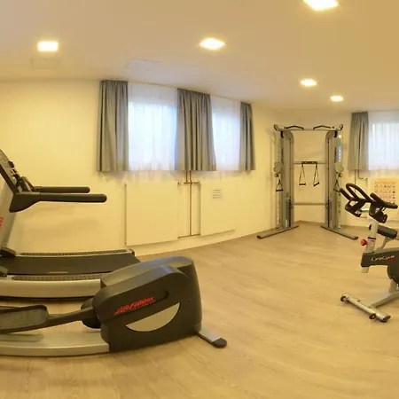 Aparthotel Mikro *